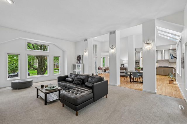 8117 Telegraph Road, Bloomington, MN 55438