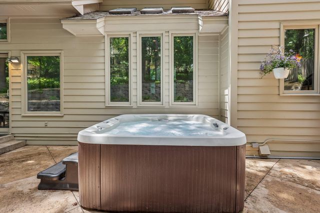 8117 Telegraph Road, Bloomington, MN 55438
