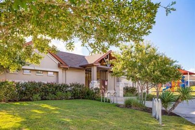 176 Pebble Creek LN, Buda, TX 78610