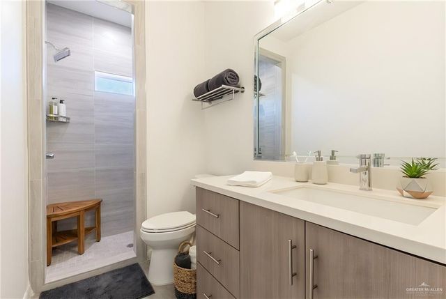 5808 Ozark Avenue, Mcallen, TX 78504