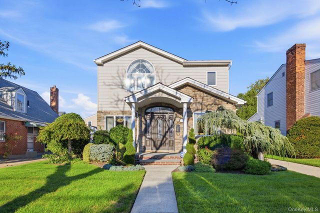 154 Celler Avenue, New Hyde Park, NY 11040