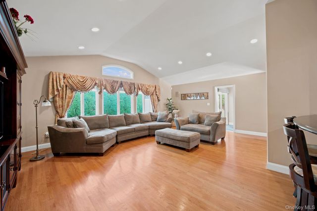 154 Celler Avenue, New Hyde Park, NY 11040