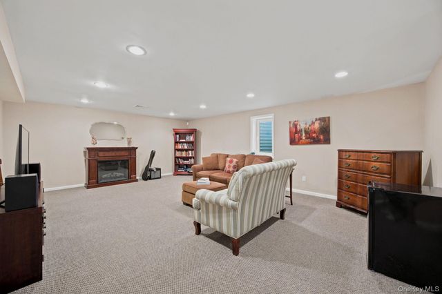 154 Celler Avenue, New Hyde Park, NY 11040