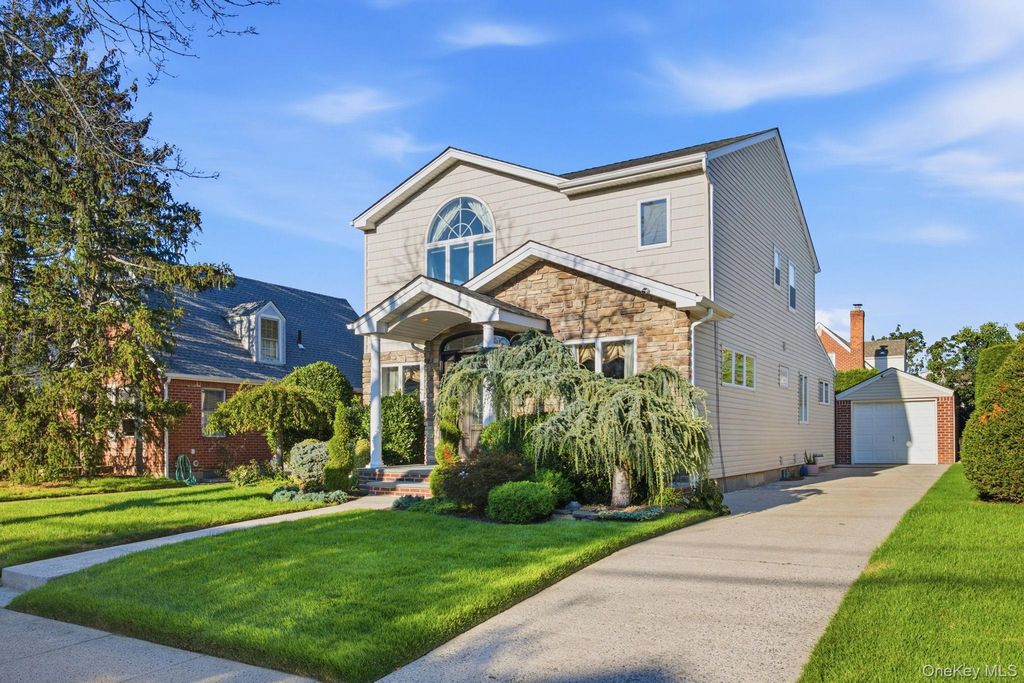154 Celler Avenue, New Hyde Park, NY 11040 — exterior