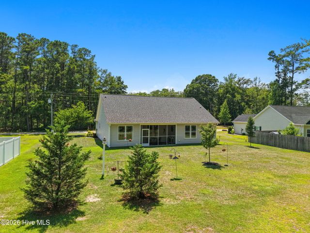 690 Boundary Loop Road NW, Calabash, NC 28467