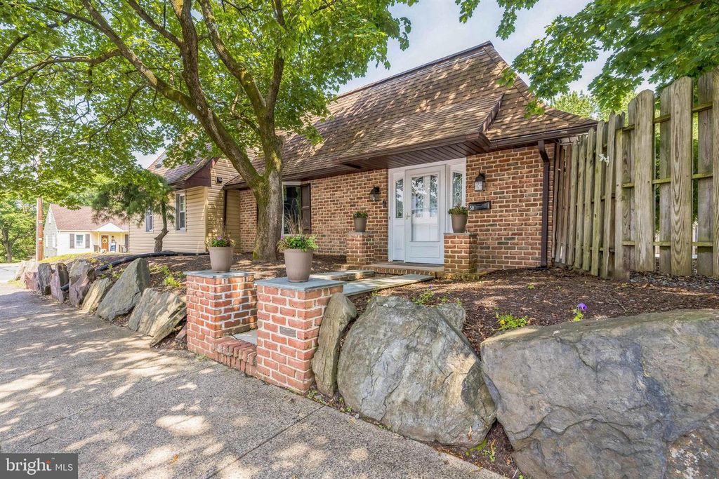50 E 3RD ST, Red Hill, PA 18076