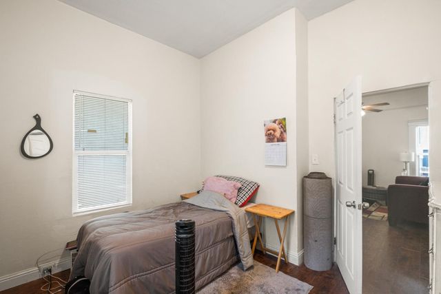 122 W Acacia, Stockton, CA 95202