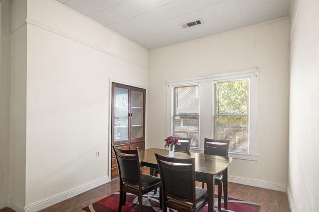 122 W Acacia, Stockton, CA 95202