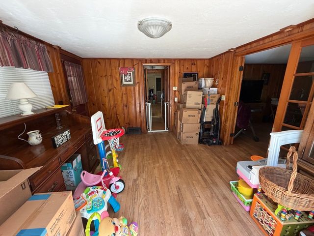 15 Warsaw Avenue, Dudley, MA 01571
