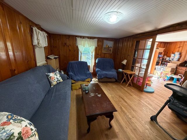 15 Warsaw Avenue, Dudley, MA 01571