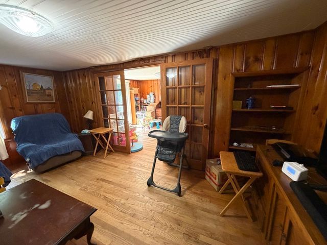 15 Warsaw Avenue, Dudley, MA 01571