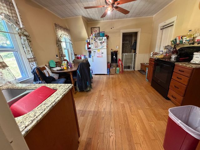 15 Warsaw Avenue, Dudley, MA 01571