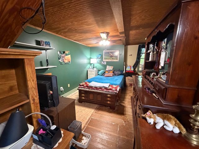 15 Warsaw Avenue, Dudley, MA 01571