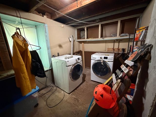 15 Warsaw Avenue, Dudley, MA 01571