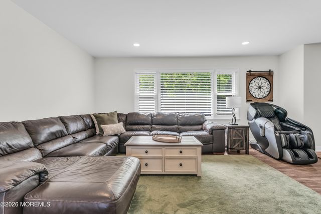 633 Garfield Avenue, Toms River, NJ 08753