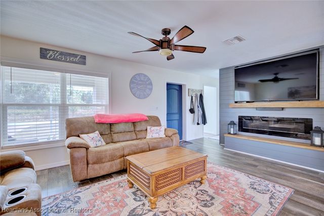 362 Parker Street NE, Lake Placid, FL 33852