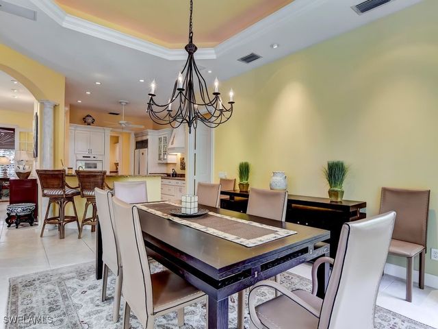 605 6th AVE N, Naples, FL 34102