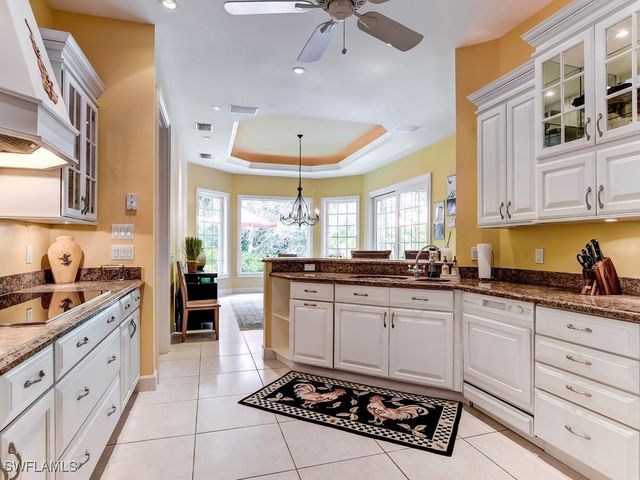 605 6th AVE N, Naples, FL 34102