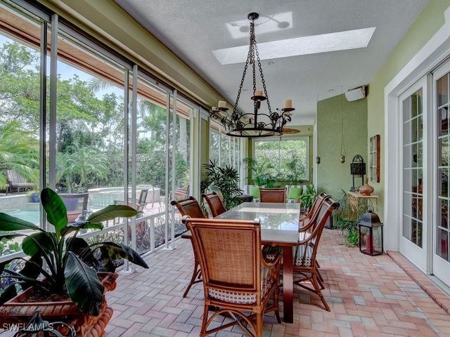 605 6th AVE N, Naples, FL 34102