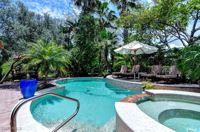 605 6th AVE N, Naples, FL 34102