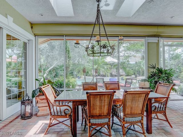 605 6th AVE N, Naples, FL 34102