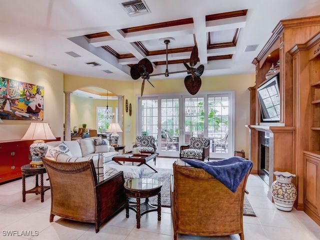 605 6th AVE N, Naples, FL 34102