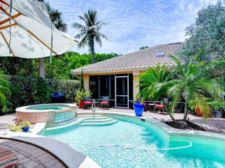 605 6th AVE N, Naples, FL 34102