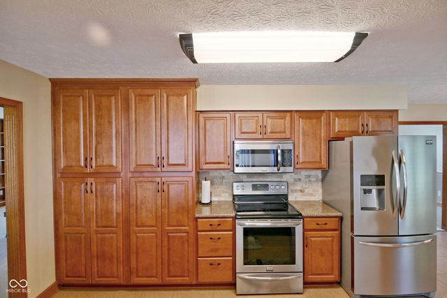 7676 Amber Turn, Plainfield, IN 46168