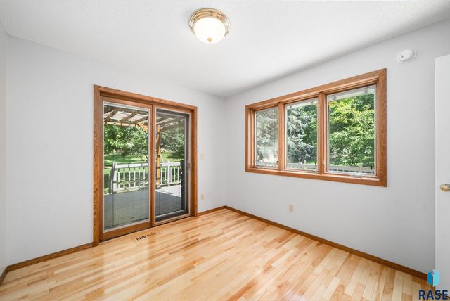 709 E Sandpiper Trl Trail, Sioux Falls, SD 57108