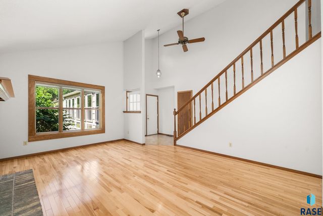 709 E Sandpiper Trl Trail, Sioux Falls, SD 57108