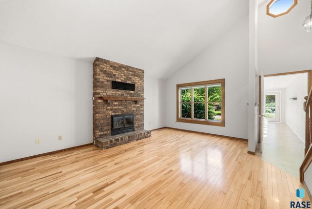 709 E Sandpiper Trl Trail, Sioux Falls, SD 57108