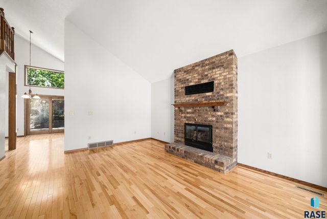 709 E Sandpiper Trl Trail, Sioux Falls, SD 57108