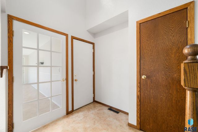709 E Sandpiper Trl Trail, Sioux Falls, SD 57108
