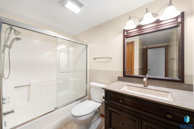 709 E Sandpiper Trl Trail, Sioux Falls, SD 57108