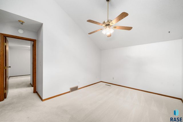 709 E Sandpiper Trl Trail, Sioux Falls, SD 57108