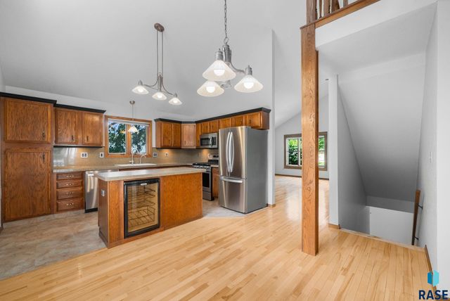 709 E Sandpiper Trl Trail, Sioux Falls, SD 57108
