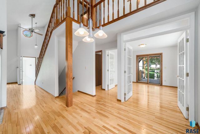 709 E Sandpiper Trl Trail, Sioux Falls, SD 57108