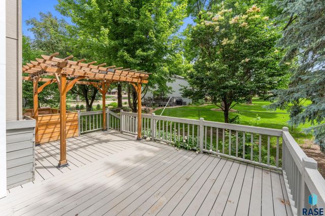 709 E Sandpiper Trl Trail, Sioux Falls, SD 57108