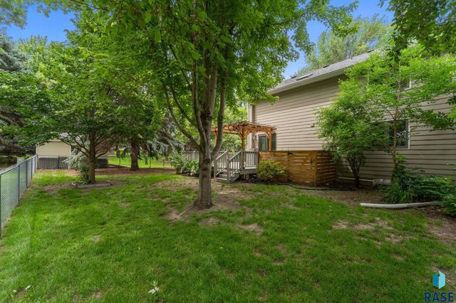 709 E Sandpiper Trl Trail, Sioux Falls, SD 57108