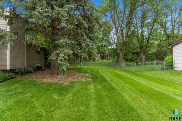 709 E Sandpiper Trl Trail, Sioux Falls, SD 57108