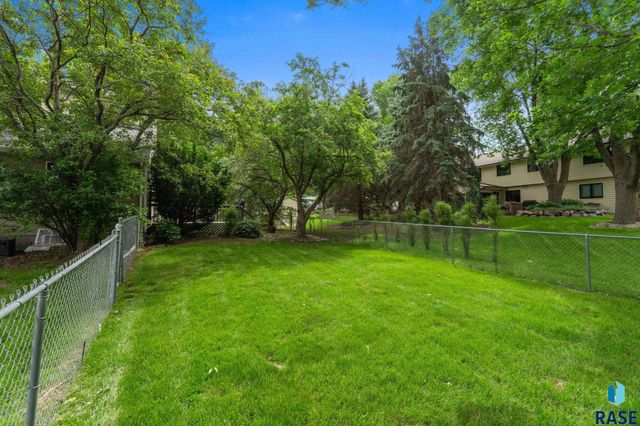 709 E Sandpiper Trl Trail, Sioux Falls, SD 57108