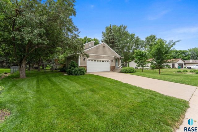709 E Sandpiper Trl Trail, Sioux Falls, SD 57108