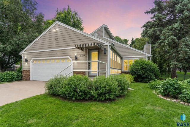 709 E Sandpiper Trl Trail, Sioux Falls, SD 57108