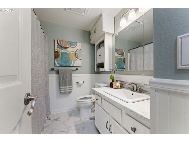 5160 Sw 180TH Ave 2, Beaverton, OR 97078