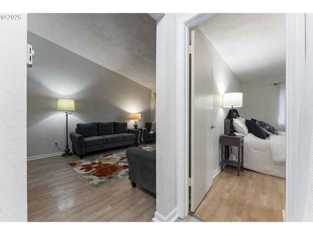 5160 Sw 180TH Ave 2, Beaverton, OR 97078