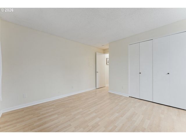 5160 Sw 180TH Ave 2, Beaverton, OR 97078