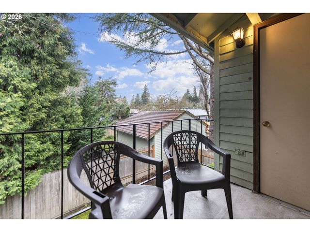 5160 Sw 180TH Ave 2, Beaverton, OR 97078