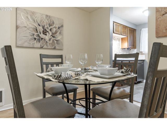 5160 Sw 180TH Ave 2, Beaverton, OR 97078