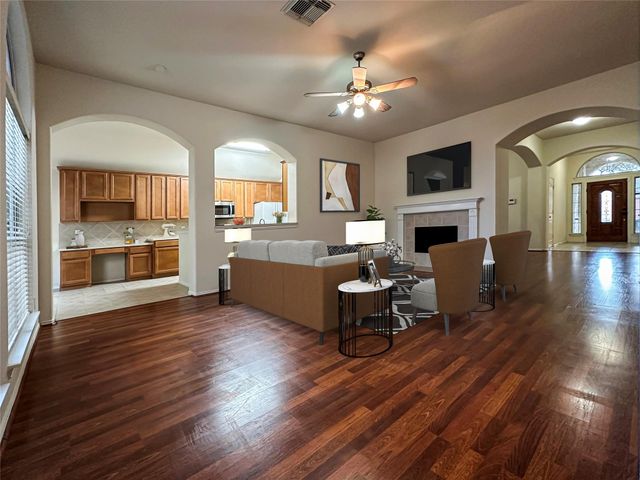 2808 Garner Park Drive, Pearland, TX 77584