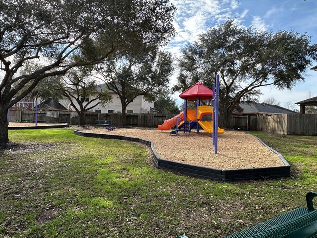 2808 Garner Park Drive, Pearland, TX 77584